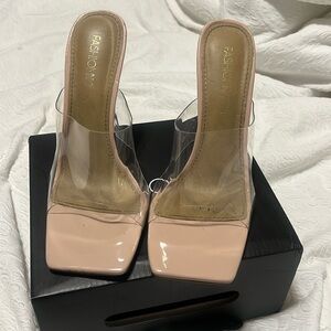 Size 7 Wmn clear heels